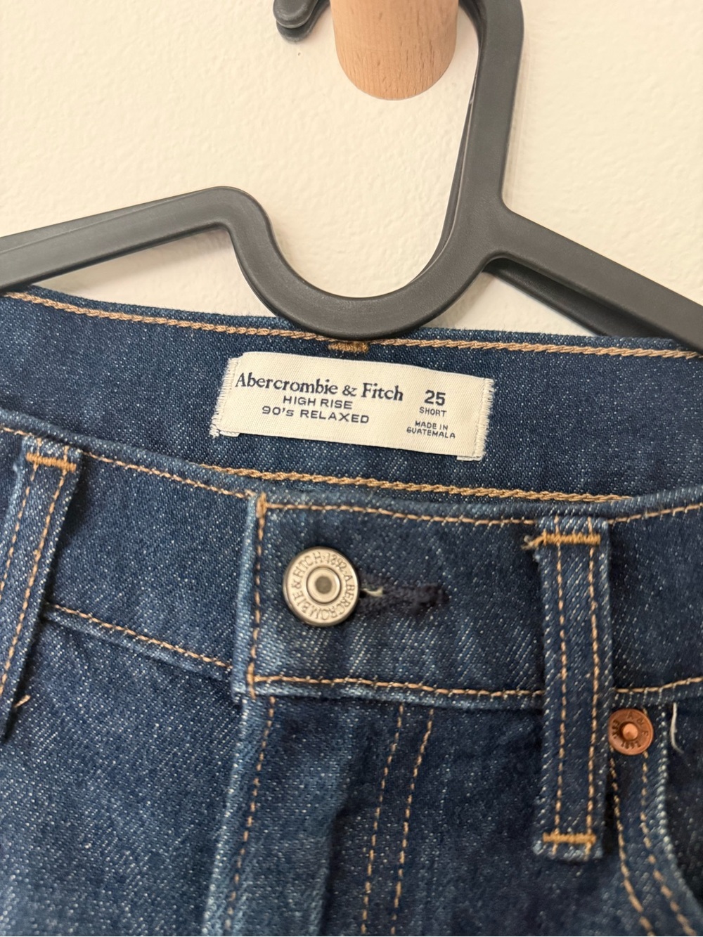 Abercrombie & Fitch Men’s Indigo Relaxed Jeans